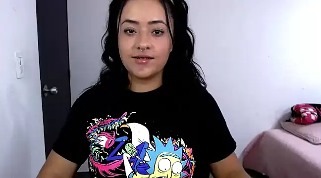 jjulietha95 online show from February 26, 2025, 10:58 pm