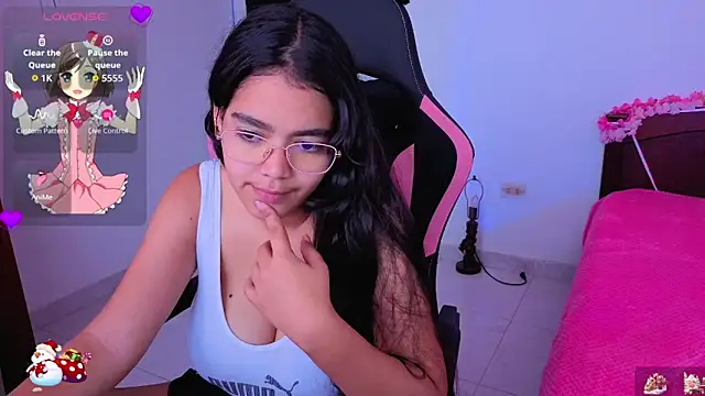 Victoriacarmo online show from January 8, 2026, 8:37 pm