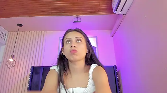 Snapshot of diosa_cristal chatting on July 9, 2026, 3:51 am diosa cristal online show from July 9, 2026, 3:51 am
