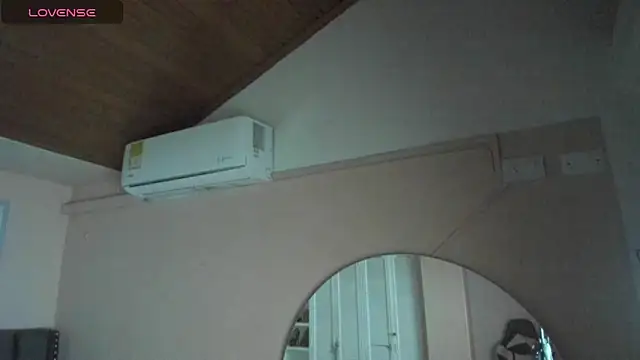 Snapshot of diosa_cristal chatting on June 26, 2026, 1:44 am diosa cristal online show from June 26, 2026, 1:44 am