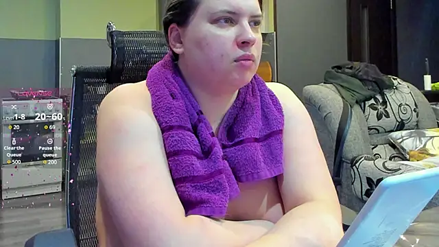 1lindsey1 online show from September 30, 2025, 9:26 am