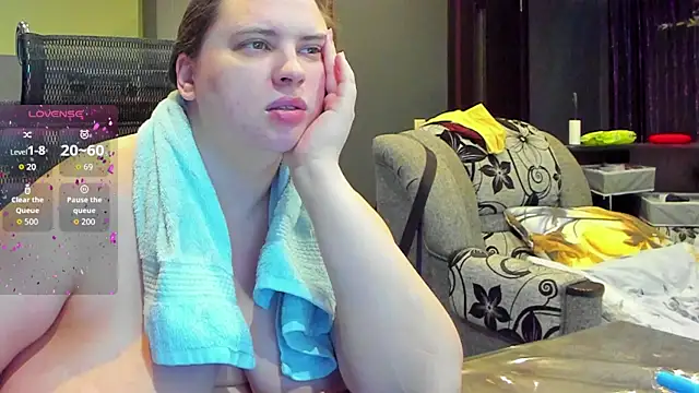 1lindsey1 online show from September 23, 2025, 6:48 pm