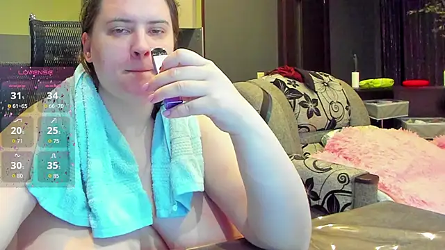 1lindsey1 online show from September 10, 2025, 12:53 am