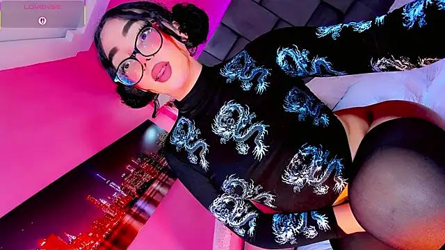 Saamanthaa11 online show from April 12, 2026, 5:00 am