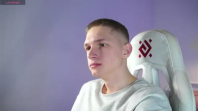 dustyn fox online show from March 10, 2025, 6:12 pm