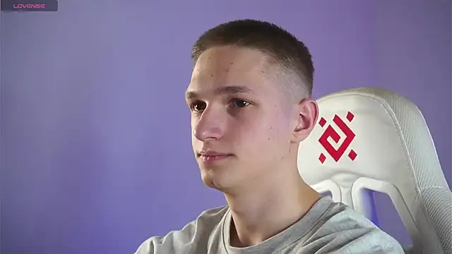 dustyn fox online show from March 12, 2025, 6:32 pm