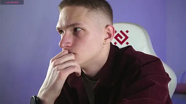 dustyn fox online show from March 9, 2025, 6:43 pm