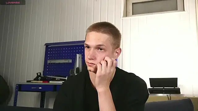 dustyn fox online show from September 21, 2025, 4:34 pm