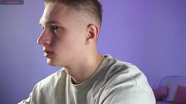 dustyn fox online show from March 13, 2025, 6:23 pm