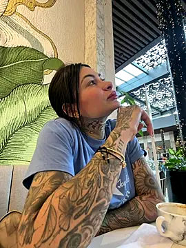 Iam Annii online show from November 25, 2025, 7:03 pm