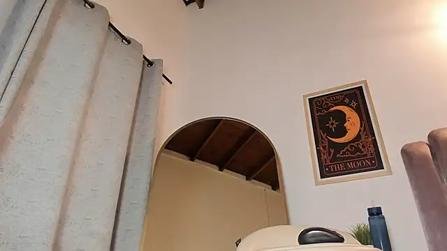 sky caroline online show from March 10, 2026, 9:41 pm