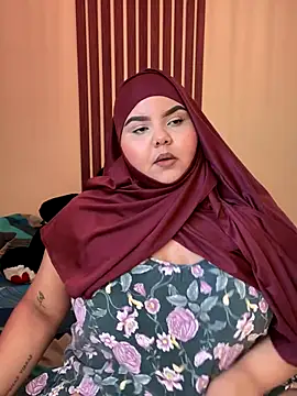  Shara Handal  online show from September 29, 2025, 8:47 pm