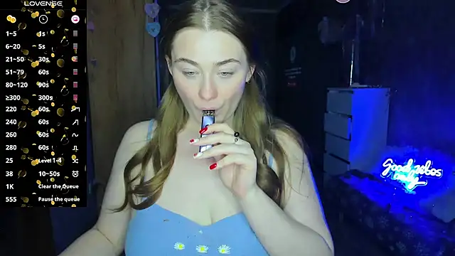 Snapshot of Demure_Smile chatting on March 9, 2025, 1:59 pm Demure Smile online show from March 9, 2025, 1:59 pm