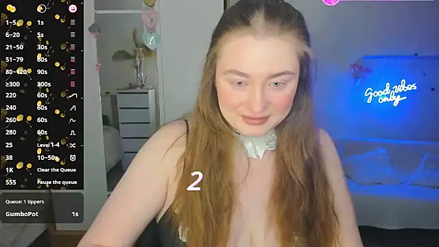 Snapshot of Demure_Smile chatting on February 17, 2025, 2:31 am Demure Smile online show from February 17, 2025, 2:31 am