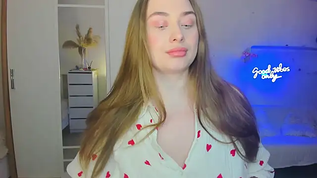 Snapshot of Demure_Smile chatting on February 11, 2025, 5:07 pm Demure Smile online show from February 11, 2025, 5:07 pm