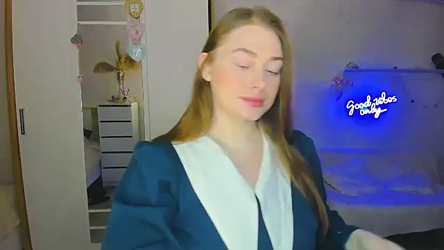 Snapshot of Demure_Smile chatting on February 15, 2025, 1:53 am Demure Smile online show from February 15, 2025, 1:53 am