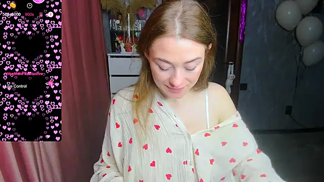 Snapshot of Demure_Smile chatting on February 12, 2026, 2:44 am Demure Smile online show from February 12, 2026, 2:44 am