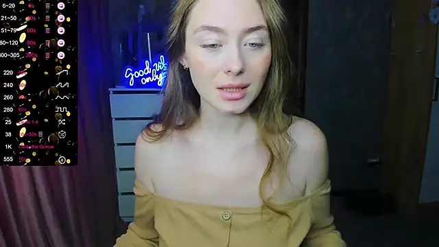 Snapshot of Demure_Smile chatting on September 15, 2025, 4:57 am Demure Smile online show from September 15, 2025, 4:57 am