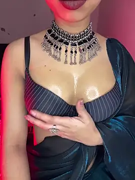 Snapshot of Hot-sexy222 chatting on November 4, 2025, 3:05 pm Hot-sexy222 online show from November 4, 2025, 3:05 pm