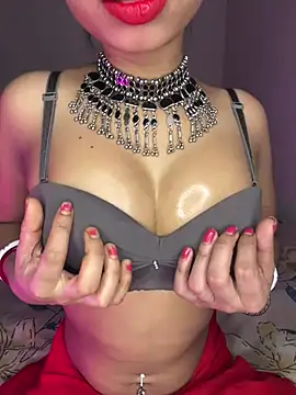 Snapshot of Hot-sexy222 chatting on March 21, 2025, 5:23 pm Hot-sexy222 online show from March 21, 2025, 5:23 pm