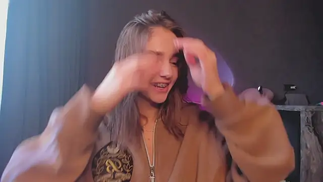 JudyAngil online show from October 3, 2025, 5:31 am