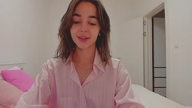 JudyAngil online show from November 11, 2025, 6:19 am