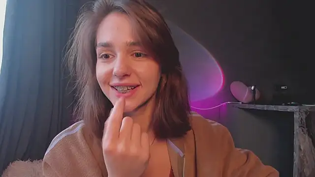 JudyAngil online show from October 15, 2025, 6:00 am