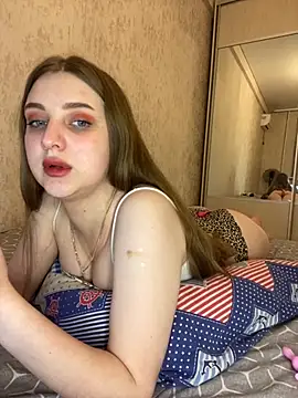 Snapshot of MollyDolle chatting on February 25, 2026, 6:52 pm MollyDolle online show from February 25, 2026, 6:52 pm