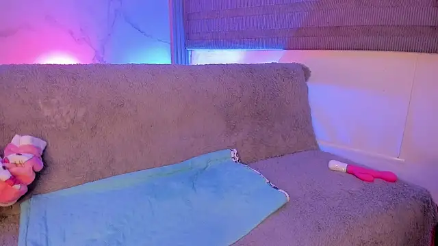 dayan silva  online show from April 2, 2026, 12:18 am