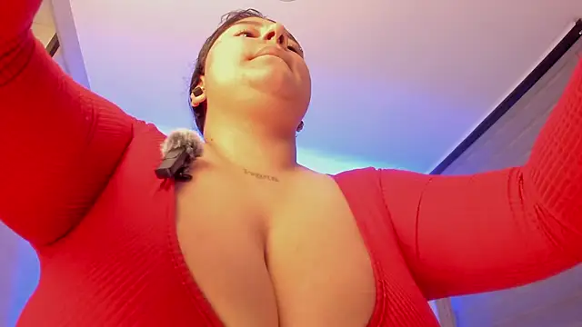 dayan silva  online show from October 3, 2025, 11:50 pm