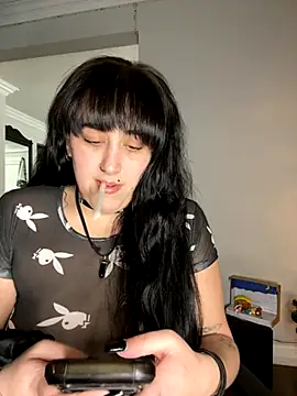 ThicBunz online show from December 5, 2025, 5:22 pm