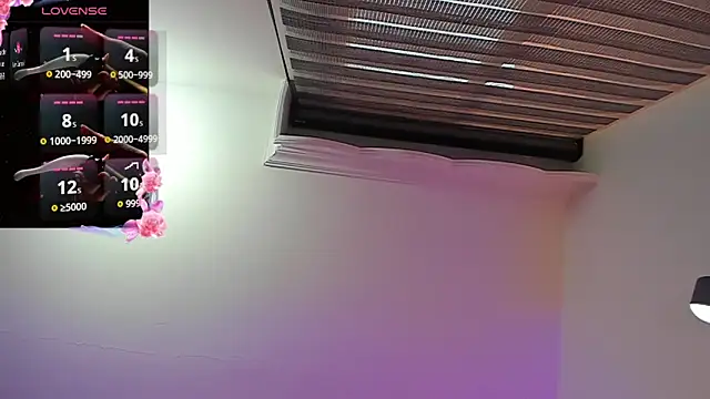 Samanthamillher10 online show from March 25, 2026, 12:04 pm