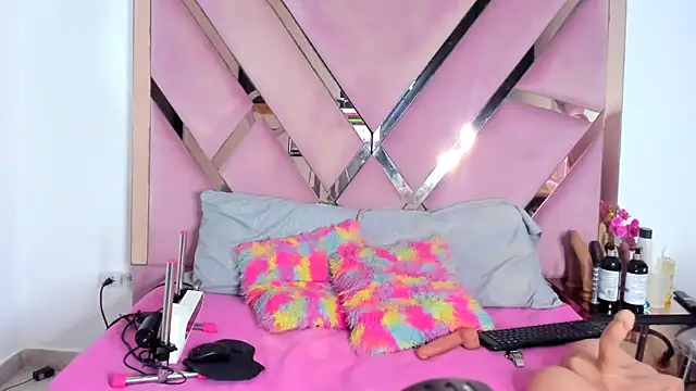 Freyaht online show from November 6, 2025, 5:44 am