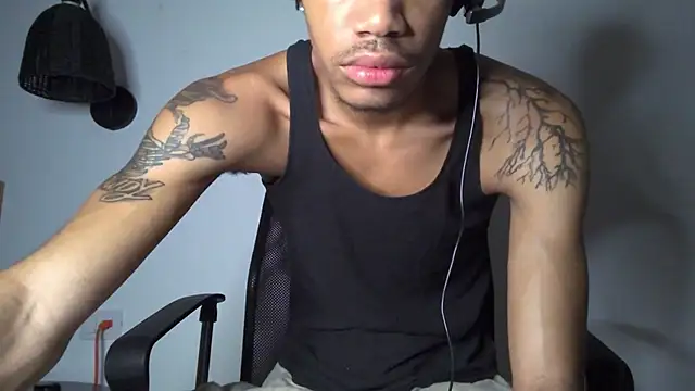 Snapshot of Skinnyblackman chatting on July 9, 2026, 2:12 am Skinnyblackman online show from July 9, 2026, 2:12 am