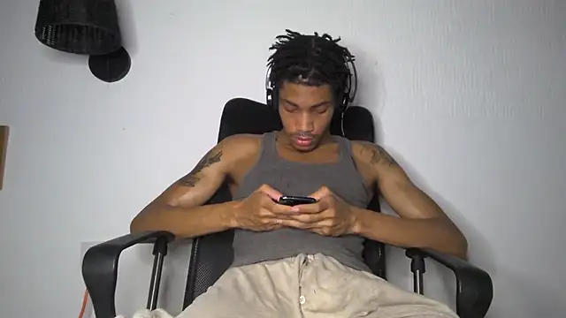 Snapshot of Skinnyblackman chatting on June 24, 2026, 2:54 am Skinnyblackman online show from June 24, 2026, 2:54 am
