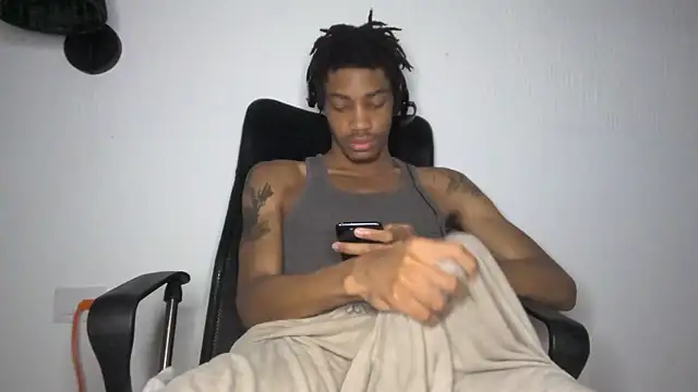 Snapshot of Skinnyblackman chatting on June 17, 2026, 12:54 am Skinnyblackman online show from June 17, 2026, 12:54 am