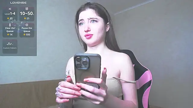 Snapshot of Luxuryalma chatting on April 20, 2026, 7:22 am Luxuryalma online show from April 20, 2026, 7:22 am
