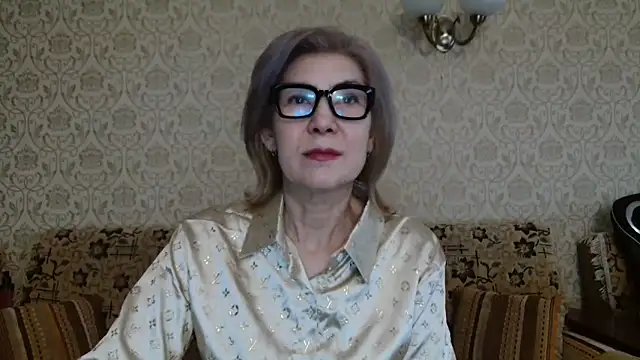 Elegant00Lady online show from September 30, 2025, 12:00 pm