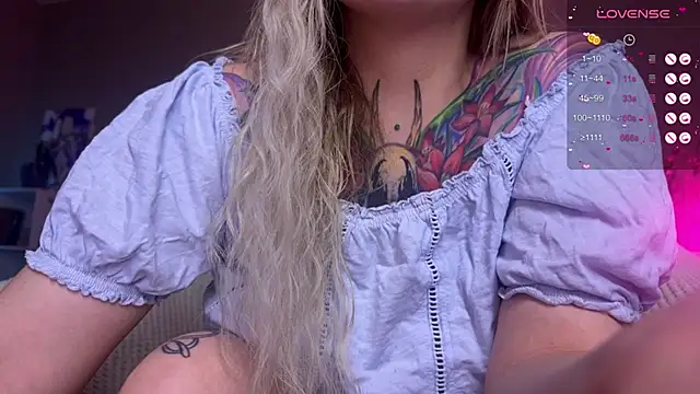 Tanya Acid online show from November 14, 2025, 10:57 pm