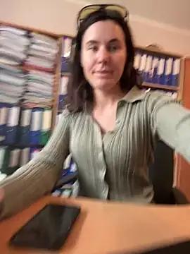 Sara darling online show from March 12, 2025, 11:21 am