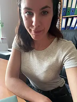 Sara darling online show from March 21, 2025, 11:55 am