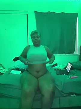 Prettynthick12 online show from June 23, 2026, 9:07 am