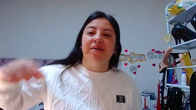 lanaqueen699 online show from December 17, 2025, 12:32 pm