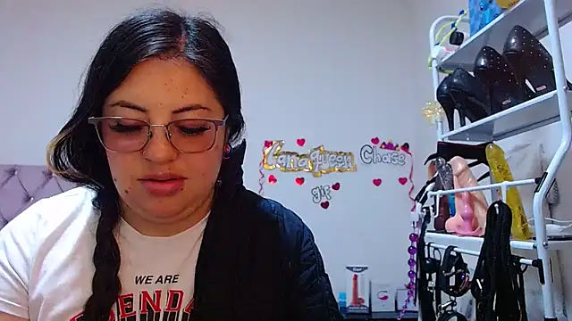 lanaqueen699 online show from November 21, 2025, 12:04 pm