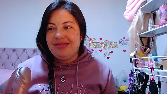 lanaqueen699 online show from March 18, 2026, 12:19 pm