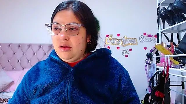 lanaqueen699 online show from February 16, 2026, 12:26 pm