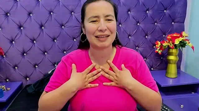 NaomyPrinces online show from October 20, 2025, 2:28 pm