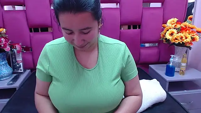 NaomyPrinces online show from January 20, 2025, 1:32 pm