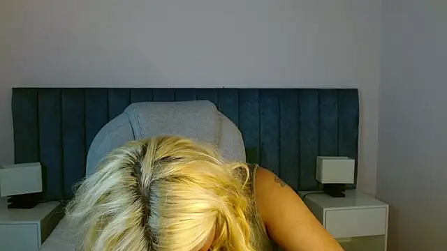 april bunnyy online show from March 19, 2025, 7:06 pm