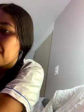 Larabrooks online show from November 20, 2025, 6:41 pm